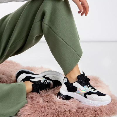 OUTLET Baskets de sport noires pour femmes avec inserts holographiques Agapila - Chaussures