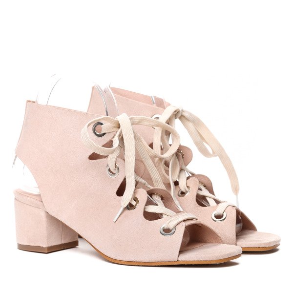 Beżowe sandały z cholewkami - Obuwie