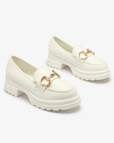 OUTLET Mocassins pour femmes blancs avec ornements dorés Riasse - Chaussures