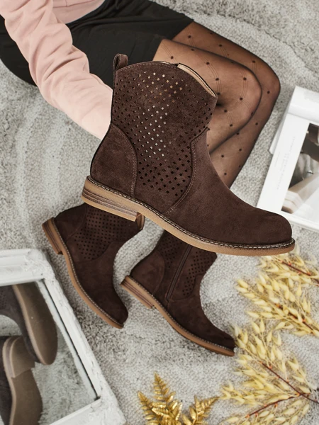 Bottines ajourées éco-daim avec semelle intérieure naturelle Nolani