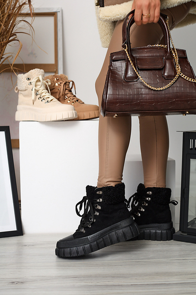 Bottes pour femmes en éco-suède noire avec peau de mouton Vetic - Chaussures