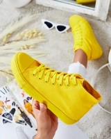 jaune