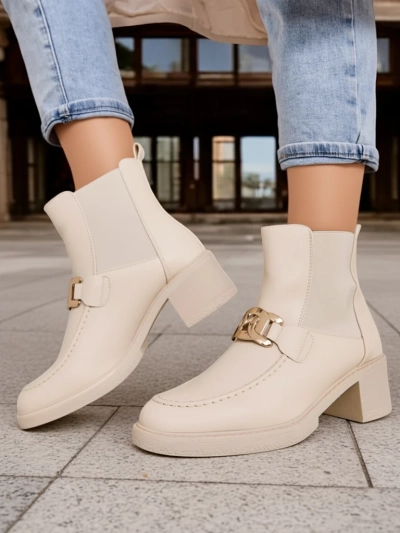 Royalfashion Bottines pour femmes avec un petit talon Ewios