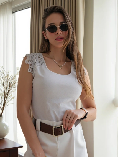 T-shirt en coton pour femmes Royalfashion avec manches en dentelle