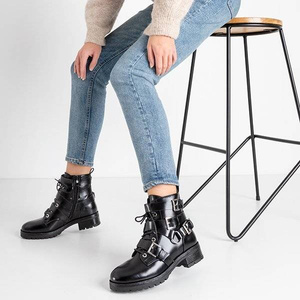 OUTLET Bottes noires pour femmes avec boucles Ermite - Footwear