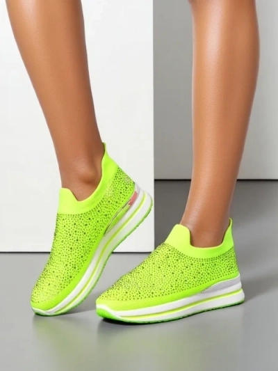 Chaussures de sport en tissu à enfiler Royalfashion pour femmes avec des rhinestones Adeq
