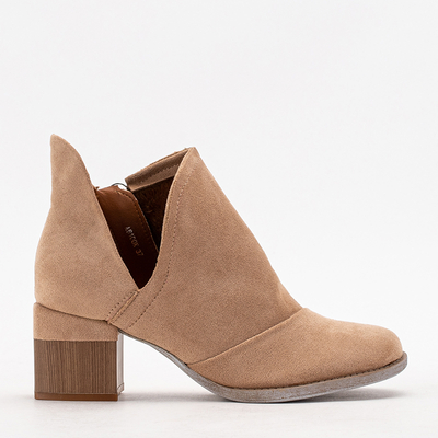 Bottes isolées marron clair pour femmes sur le poteau Karela - Chaussures