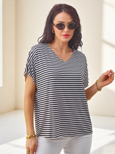 Blouse rayée en viscose pour femmes Royalfashion avec des manches courtes et une finition pailletée