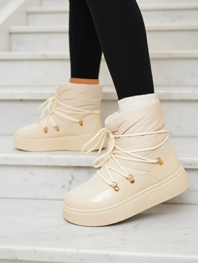 Royalfashion Bottes de neige à enfiler pour femme en couleur crème Dabenda