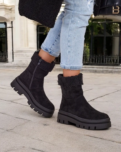 Bottes pour femmes en suédine écologique avec fourrure de la marque Royalfashion Ippoli