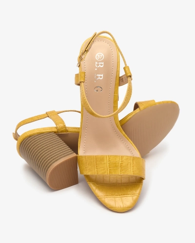 OUTLET Royalfashion Sandales pour femmes jaunes avec gaufrage Francola