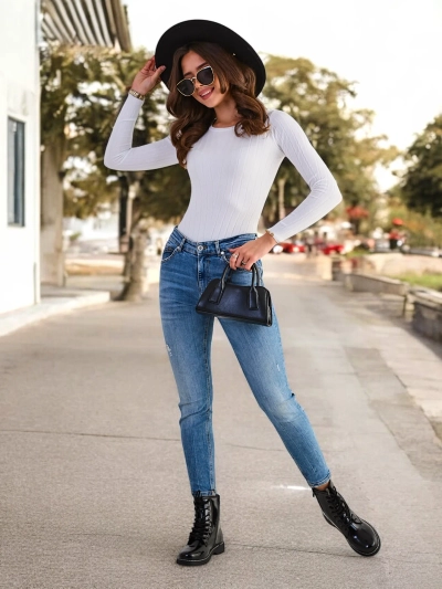 Pull femme à encolure ronde en blanc - Vêtements