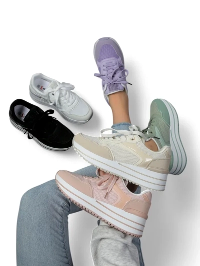 Sneakers de sport pour femmes Royalfashion sur une plateforme Revided