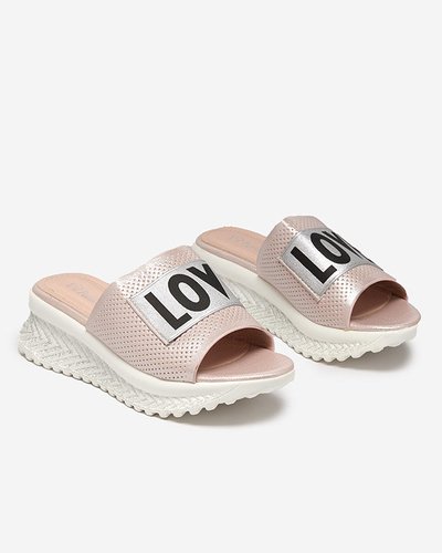 Chaussons pour femmes brillants roses avec les mots Sosha - Footwear
