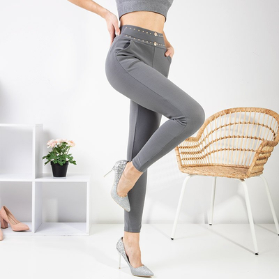 Garnitures grises pour femmes avec ornements - Vêtements