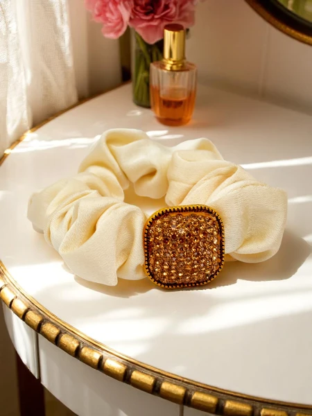 Royalfashion Elastique à cheveux avec strass décoratif Satin Shine