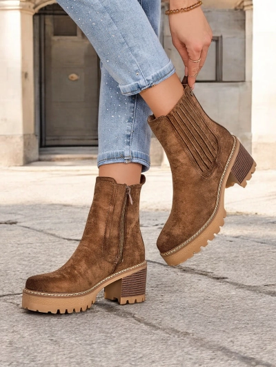 Royalfashion Bottines pour femmes en éco-suède sur un pilier Segiag