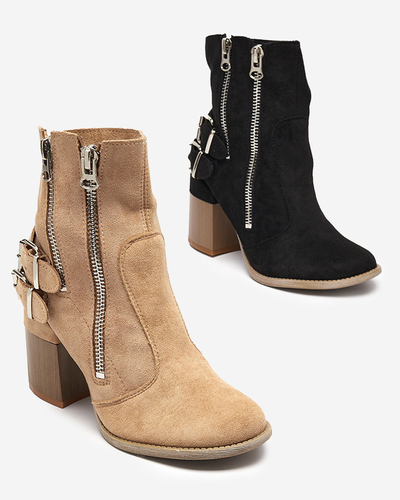 Bottes pour femmes sur le poteau en noir Ferrgo- Footwear