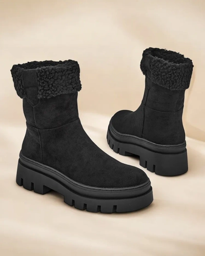 Bottes pour femmes en suédine écologique avec fourrure de la marque Royalfashion Ippoli