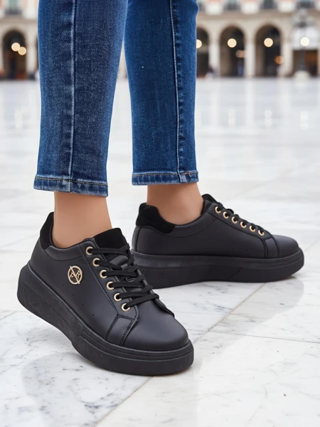 Sneakers pour femmes Erato Nero sur plateforme en cuir écologique 5cm