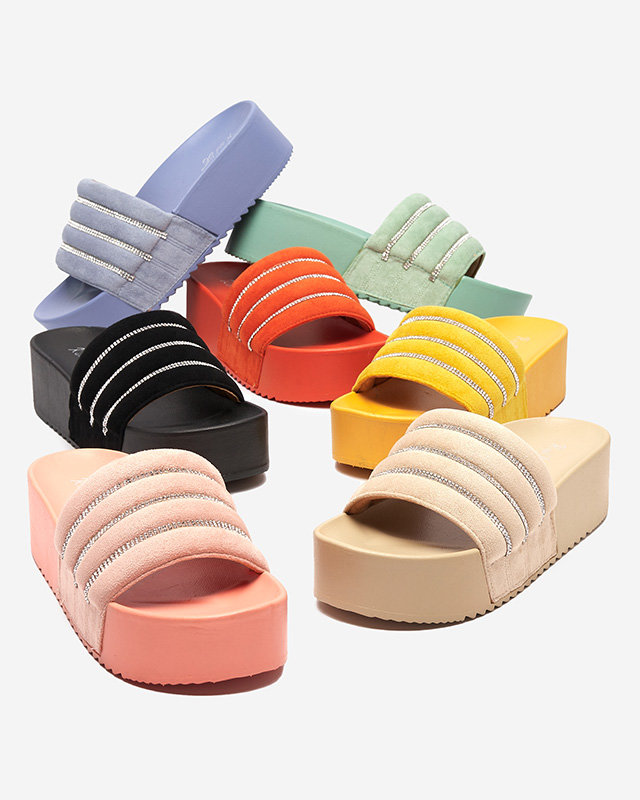 Chaussons femme roses sur la plateforme Sunavi. Chaussures