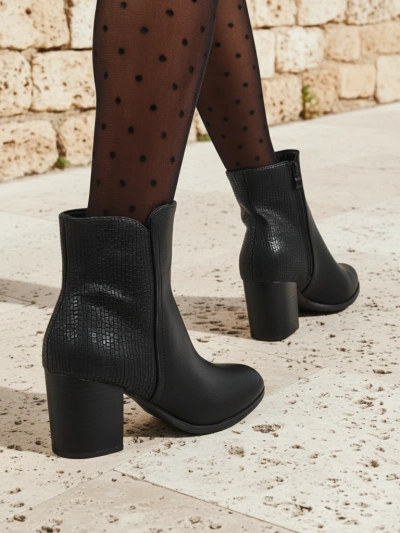 Les bottines pour femmes de Royalfashion sur un poteau Abinom