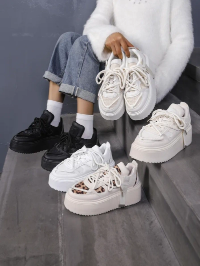 Baskets Royalfashion pour femmes sur plateforme Aeroll