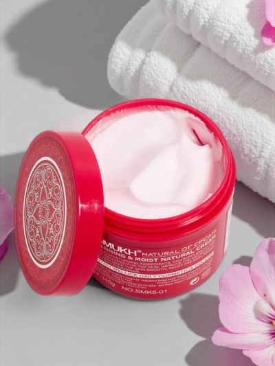 Crème pour le visage et le cou à effet éclaircissant et hydratant Deep Pink