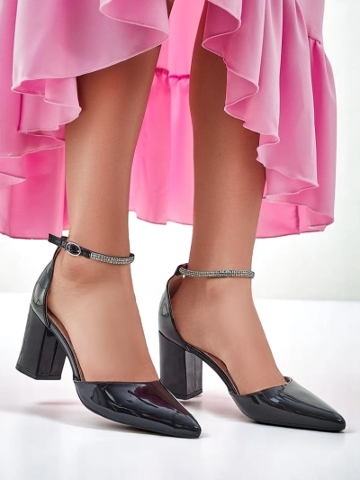 Escarpins en cuir verni Royalfashion pour femmes avec une sangle ornée de strass Furoni