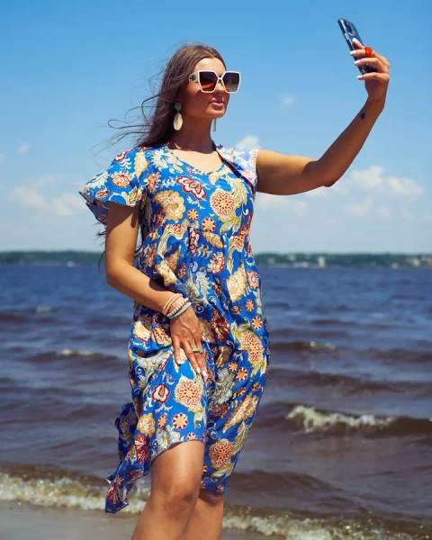 Royalfashion Robe femme cobalt à motif floral coloré