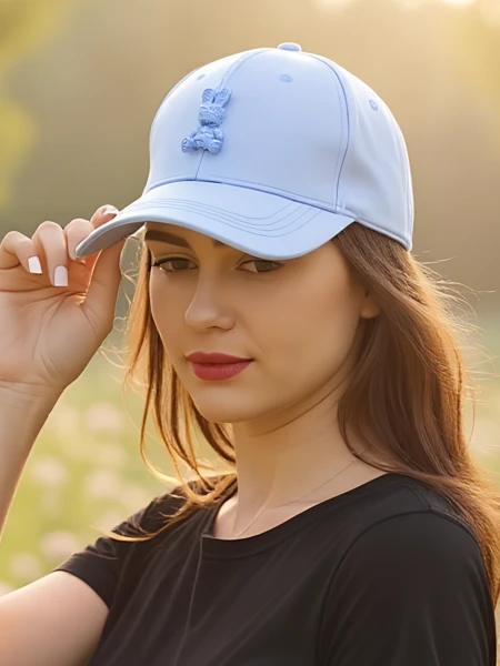 Casquette Royalfashion avec écusson Bunny Chic