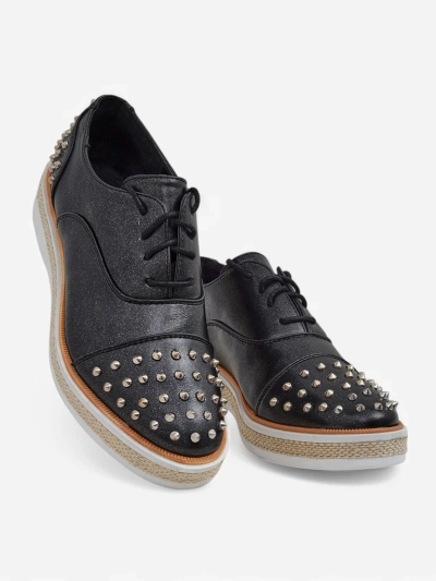 Chaussures plates Royalfashion pour femmes ornées de clous Azaldo