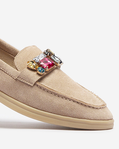 Mocassins pour femmes en daim écologique marron clair avec cristaux décoratifs Nellens- Footwear