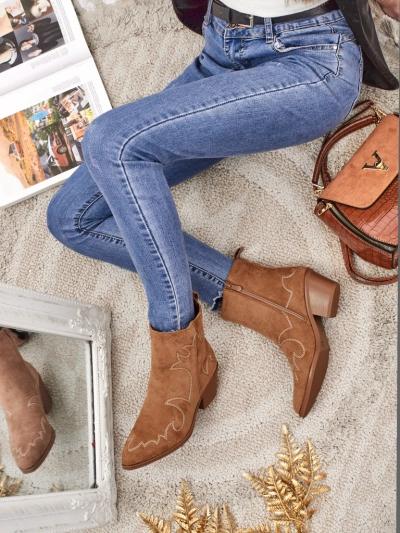 Bottines femme style santiags Velvet Ash – à talons