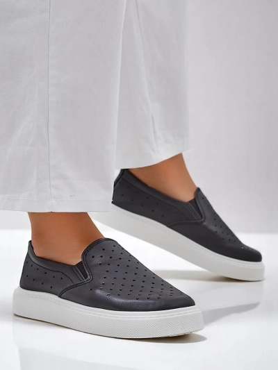 Royalfashion Chaussures à enfiler perforées pour femmes Emayla
