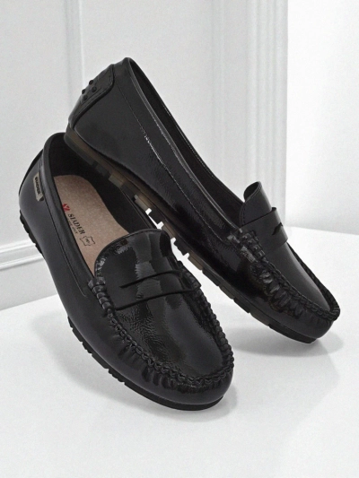 Mocassins pour femmes Cyra Nero en cuir écologique verni, style italien classique