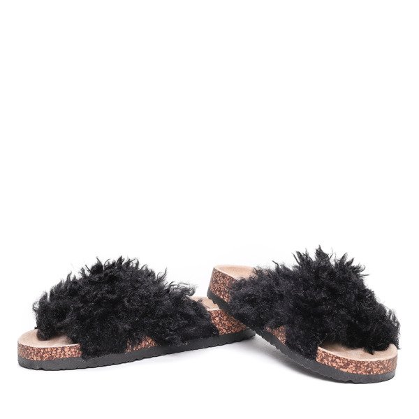 Czarne klapki z kożuszkiem Itzel- Obuwie