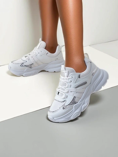 Baskets sportives pour femmes Royalfashion sur une semelle plus épaisse Aimo