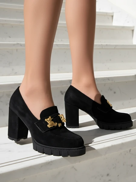 Chaussures Noires Spectaculaires à Talons Carrés en Daim Élégantes et Tendances