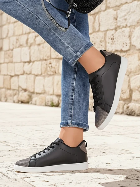 Sneakers pour femmes Calista Nero - chaussures plates en cuir noir pour le printemps