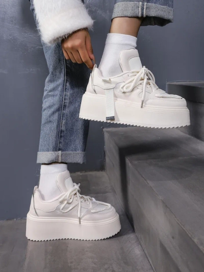 Baskets Royalfashion pour femmes sur plateforme Aeroll