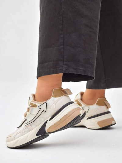 Royalfashion Baskets sportives pour femmes avec semelle épaisse Beysa