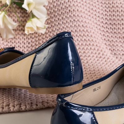 Ballerines fille beiges avec nœud et empiècements bleu marine Motiko - Souliers