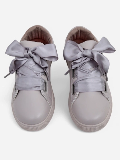 Baskets en éco-cuir Royalfashion pour femmes avec lacets décoratifs Etti