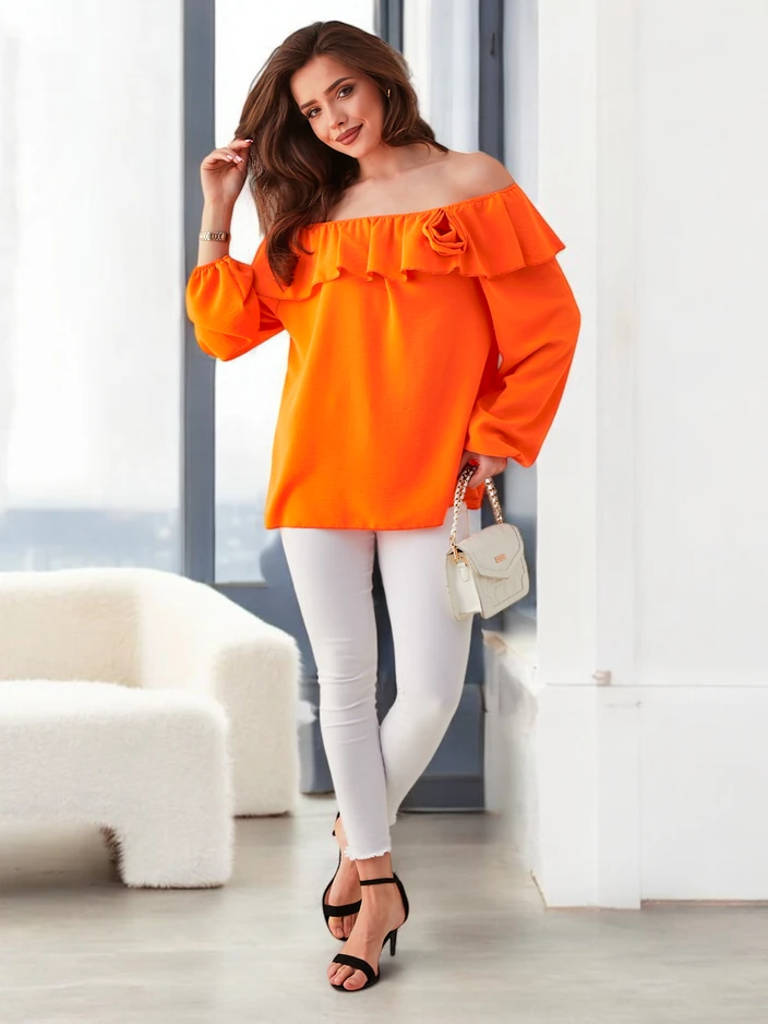 Blouse Royalfashion pour femmes dans le style espagnol avec volants et une fleur