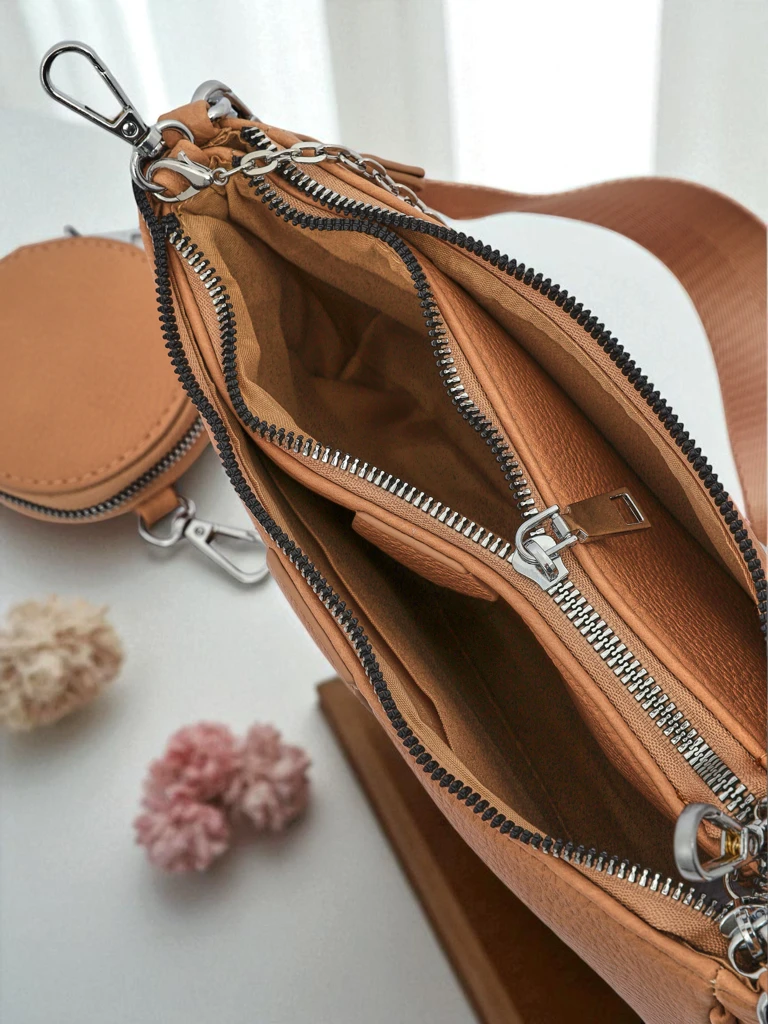 Torebka damska Aurora Multi z ekoskóry jasny brąz łańcuszek zip
