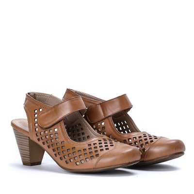 Brązowe czółenka na słupku z odkrytą piętą Mary - Obuwie