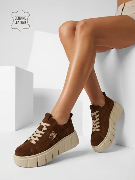 Baskets de sport pour femmes en cuir naturel Renos