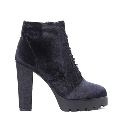Czarne, welurowe botki na słupku Megan- Obuwie