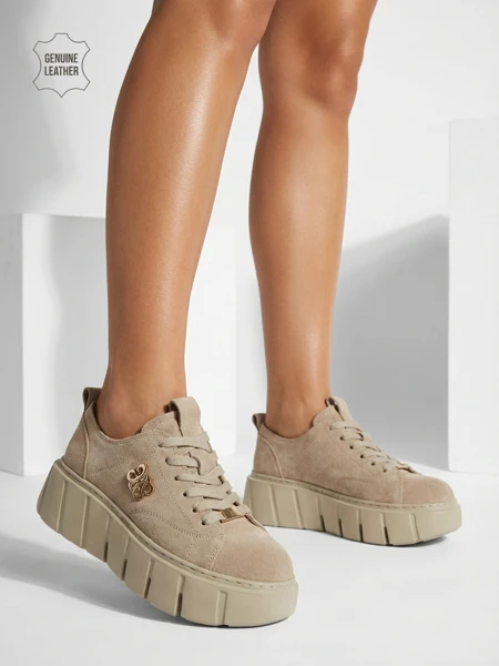 Baskets de sport pour femmes en cuir naturel Renos